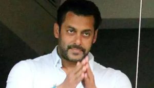 Read more about the article Salman Khan stopped fans to wish him birthday outside home